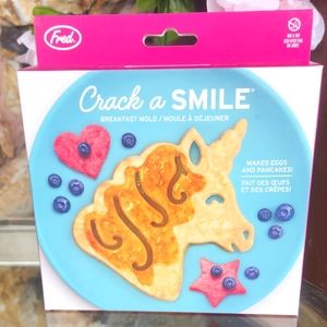 💚 3/$15 Genuine Fred Crack A Smile Silicone Egg and Pancake Breakfast Mold